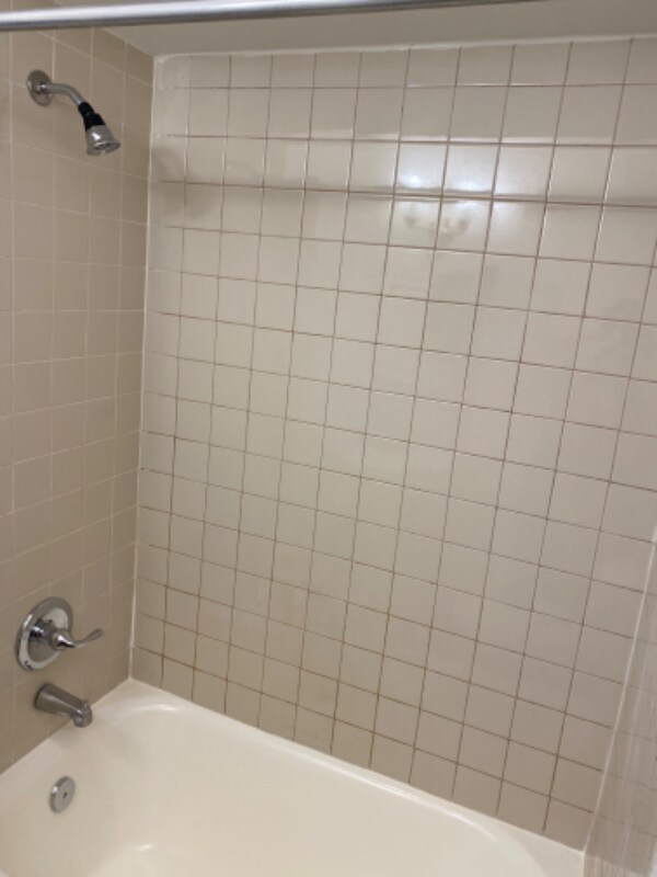 Building Photo - 2325 S Leavitt St