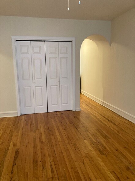 Building Photo - 2609 N Lamon Ave