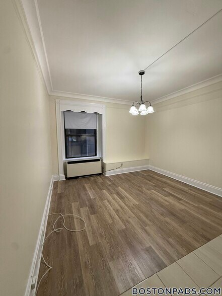 Building Photo - 62 Boylston St