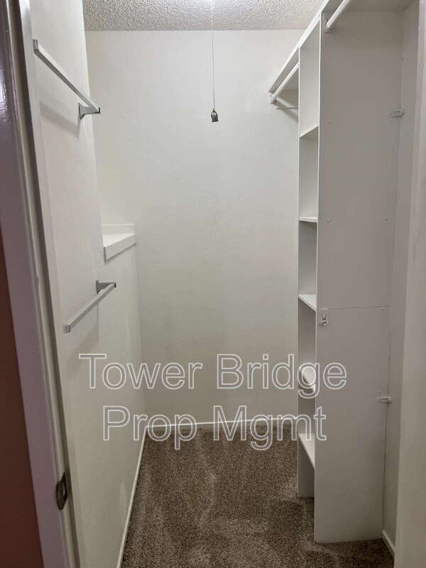 Building Photo - 5146 Rhode Island Dr