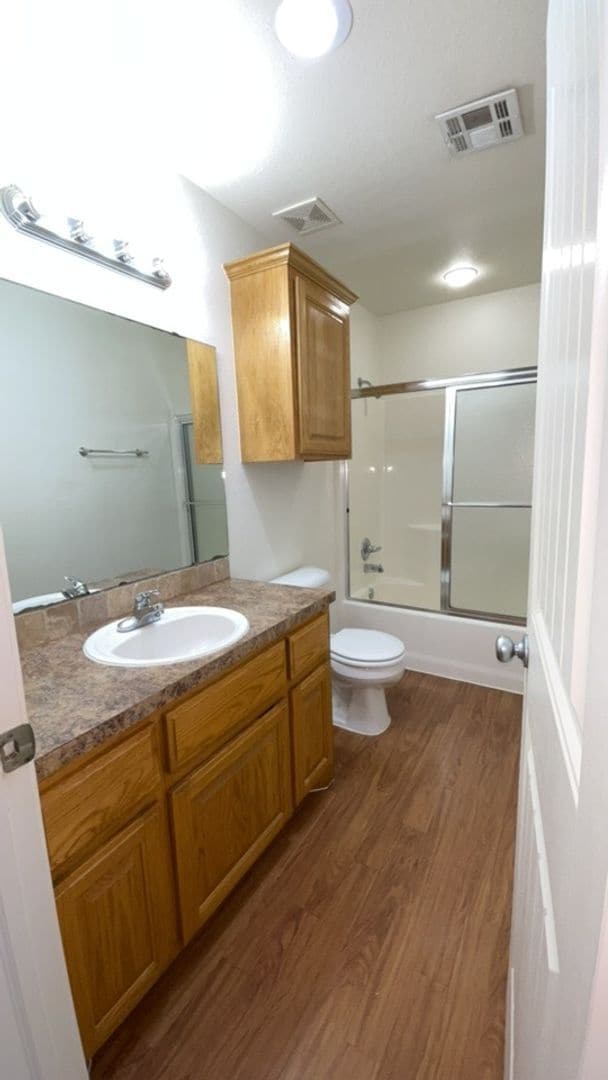 Building Photo - Spacious 3-Bed, 2.5-Bath Fourplex with Gar...