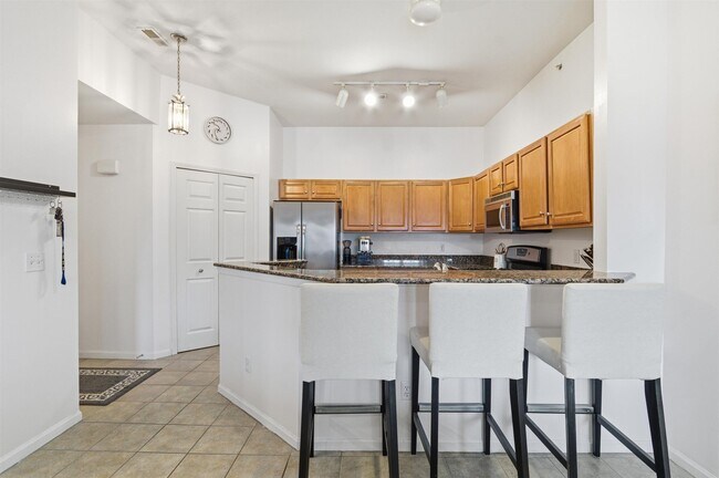 Building Photo - 2233 S Main St