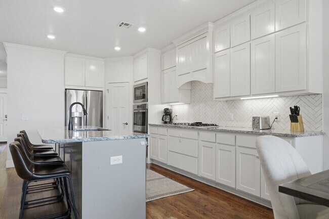 Building Photo - 1229 W 86th Pl S