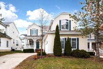 Building Photo - 1366 N Bay Dr