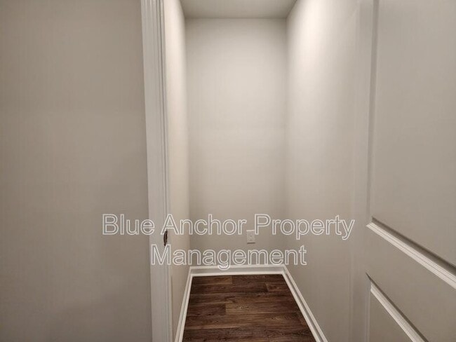 Building Photo - 1015 Course Ln