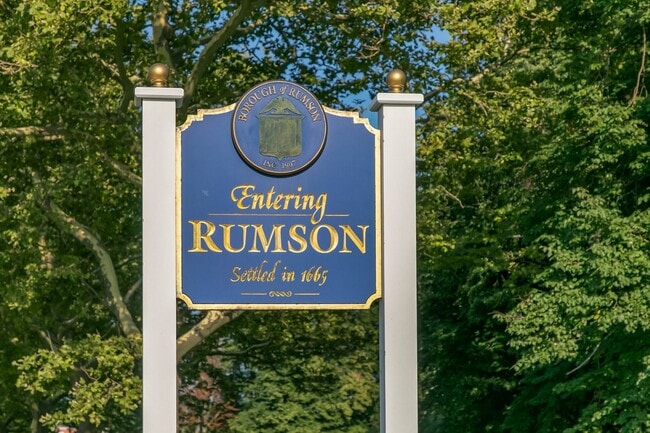 Building Photo - 11 Lakeside Ave