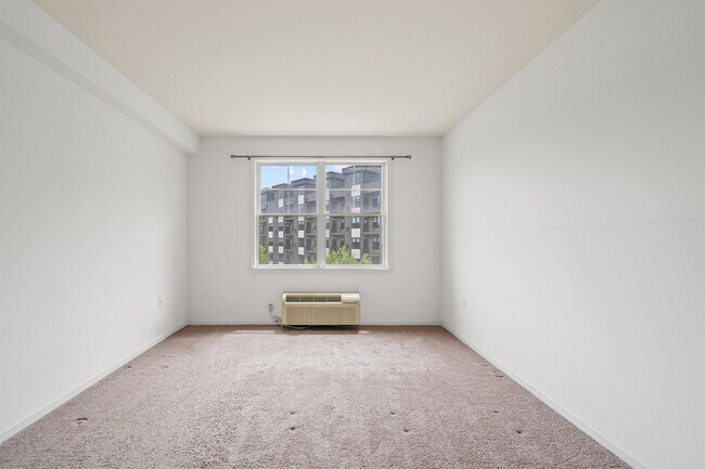 Building Photo - 4 Constellation Pl