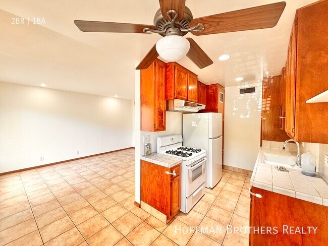 Building Photo - 1278 N Van Ness Ave