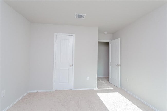 Building Photo - 13525 Brahmin Dr
