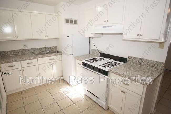 Building Photo - 3803 Tyler Ave