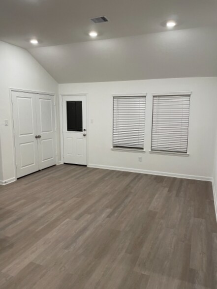 Building Photo - 5519 Whisperwind Ranch Trl