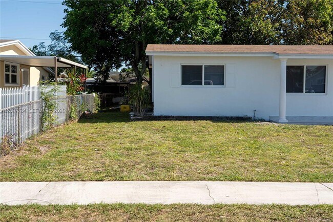 Building Photo - 4000 NW 195th St