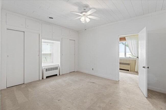 Building Photo - 309 S River Walk