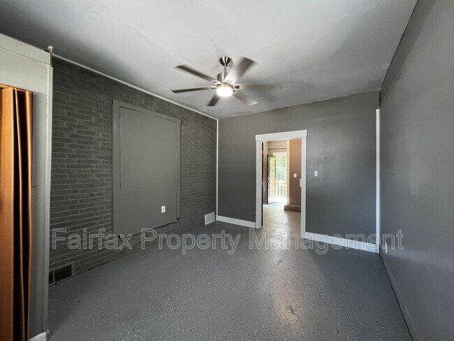 Building Photo - 2308 Nebo St