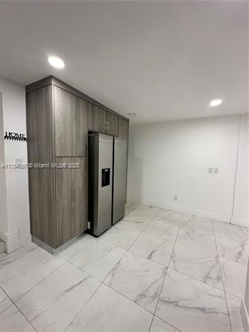 Building Photo - 380 W 32nd St