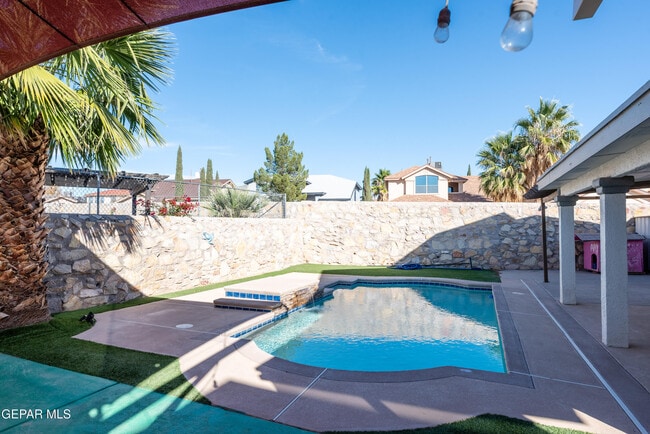 Building Photo - 12297 Kingsgate Ct