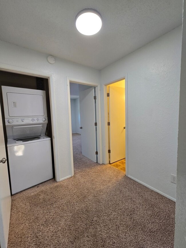 Building Photo - 3520 Adenmore C