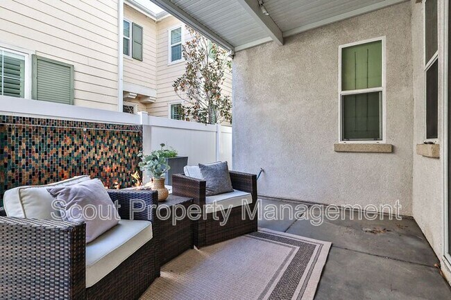 Building Photo - 28814 S Lake Dr