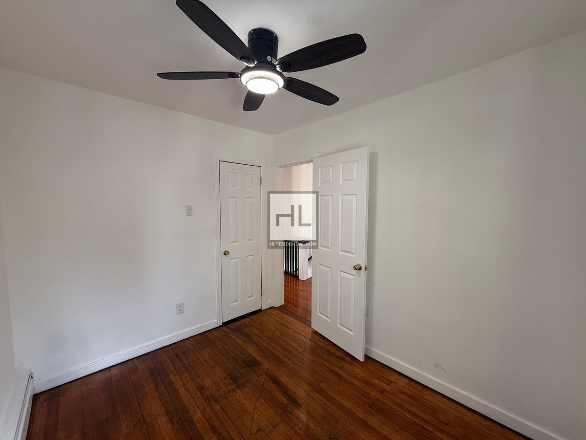 Building Photo - LOCKMAN AVENUE