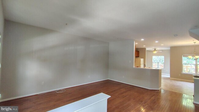 Building Photo - 1627 Trestle St