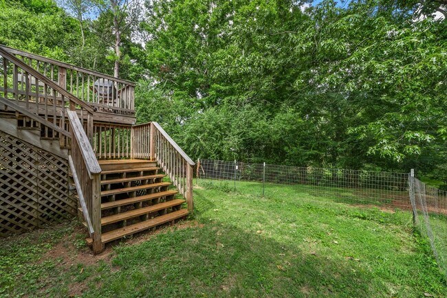 Building Photo - 114 Hickory Hill Dr