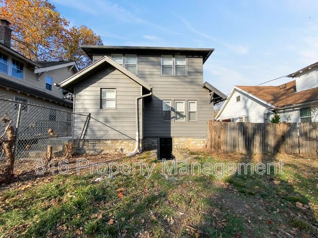 Building Photo - 2231 E 68th St