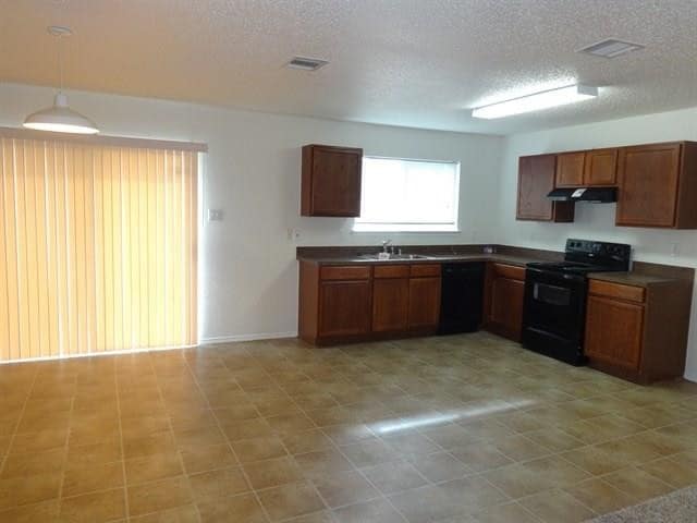 Building Photo - 6728 Shadow Creek Dr