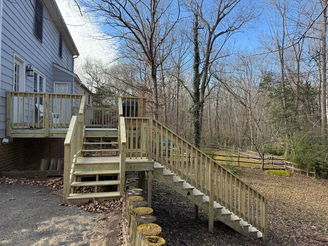 Building Photo - 3 bed 2 bath Cape Cod in Great Neighborhood!