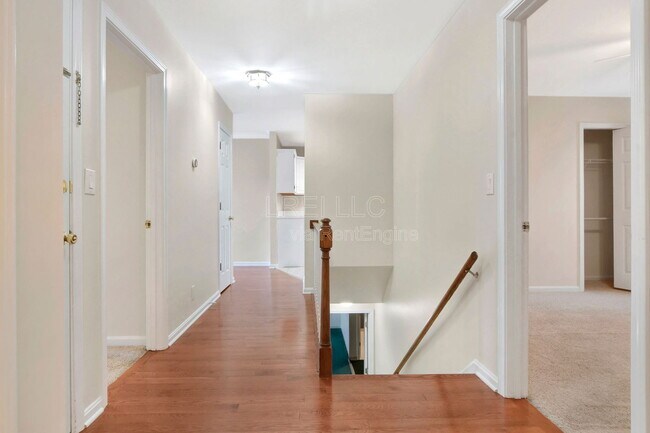 Building Photo - 8405 Hurstbourne Woods Pl