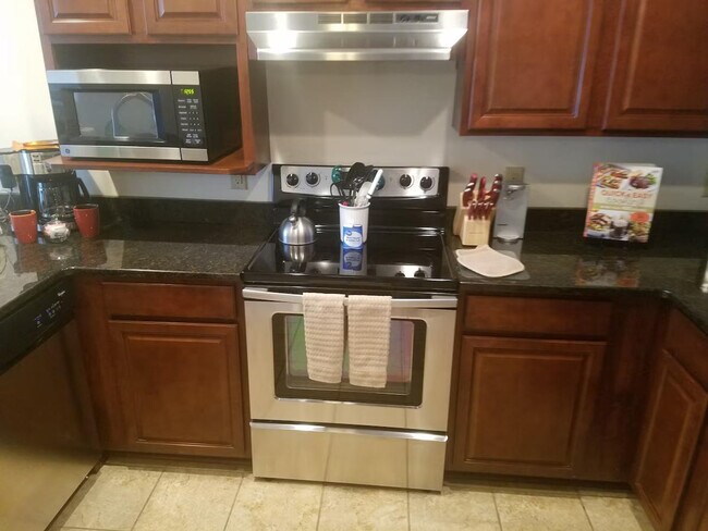 Building Photo - 2309 Deer Park Dr