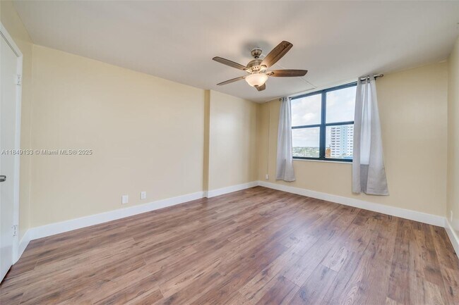 Building Photo - 1500 N Ocean Blvd