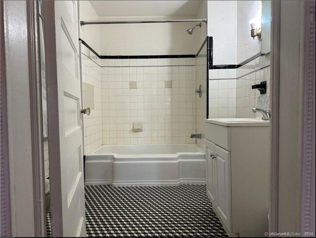 Building Photo - 535 Quinnipiac Ave