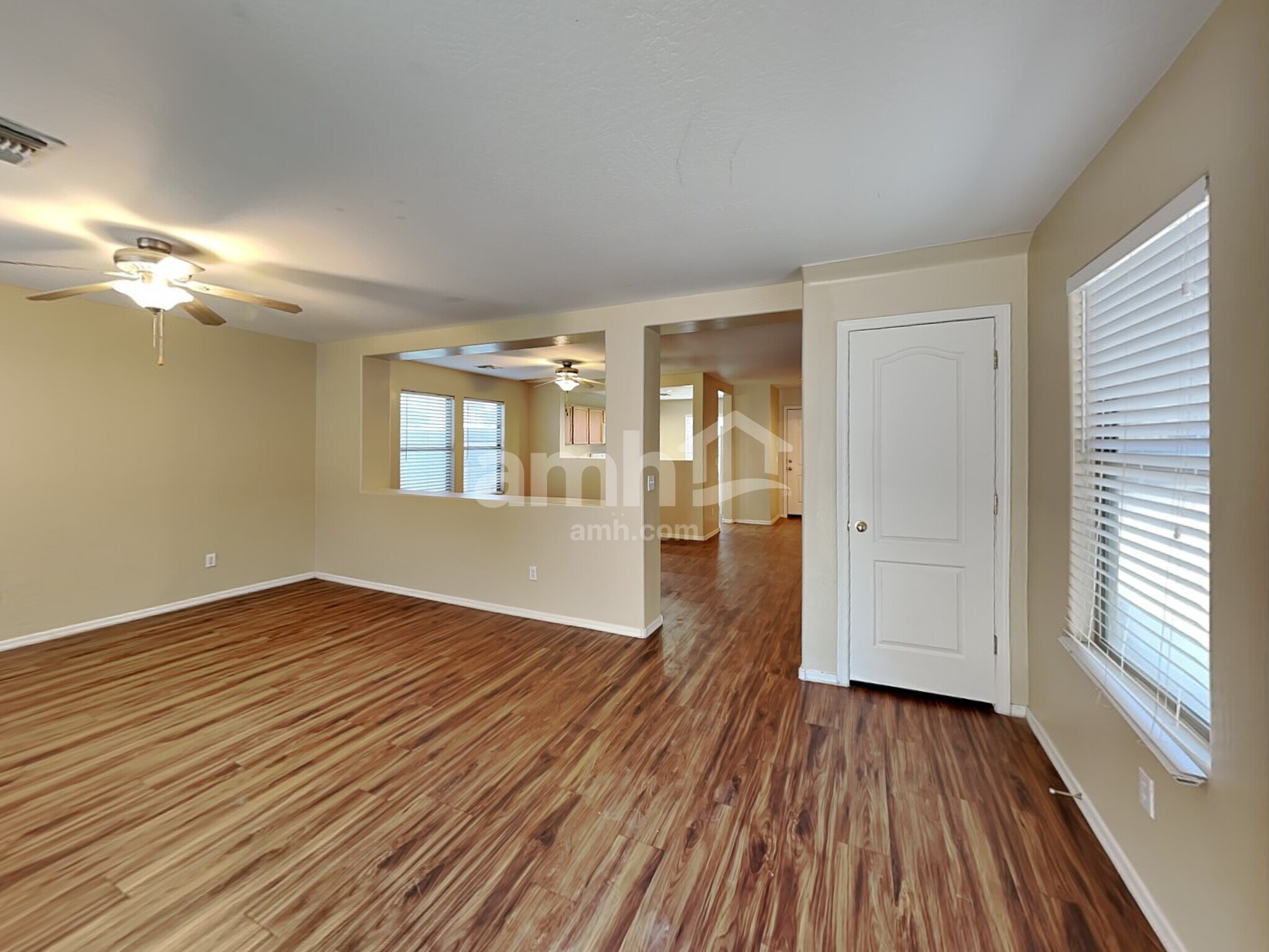 Building Photo - 18522 W Legend Dr