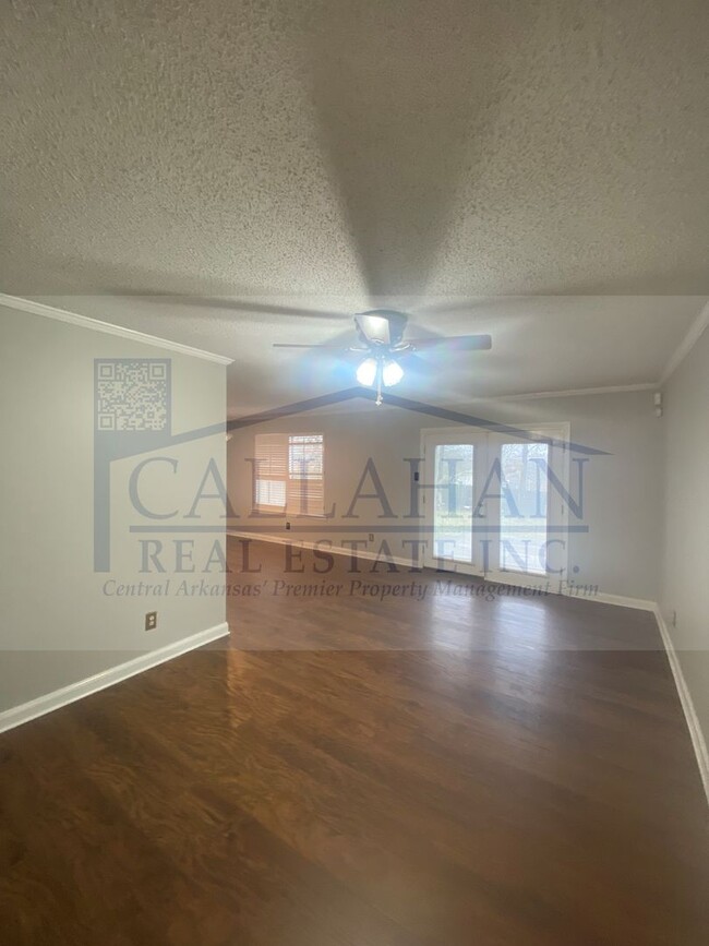 Building Photo - Indian Hills 3 Bedroom