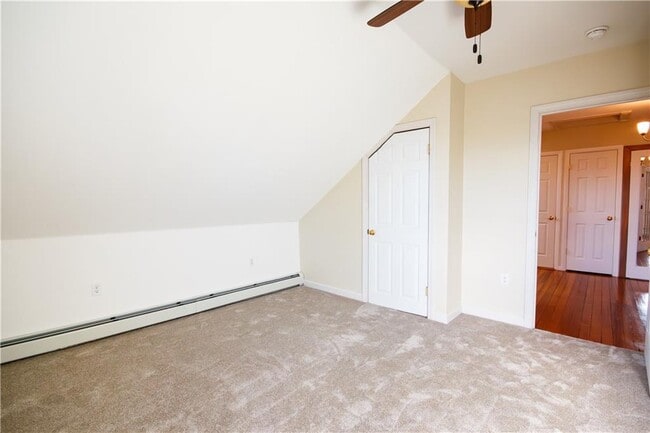 Building Photo - 40 E Barrows St