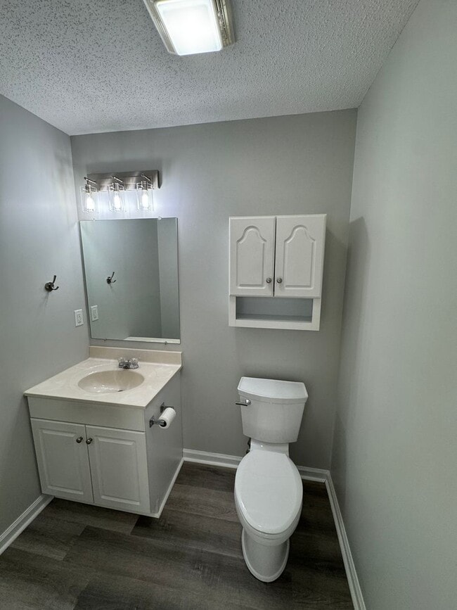 Building Photo - 2-Bedroom Townhouse in Harrisonburg