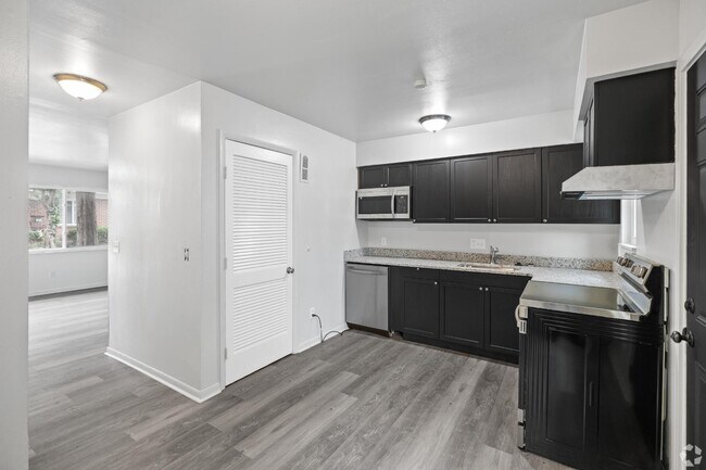 Building Photo - 3515 W Siebenthaler Ave