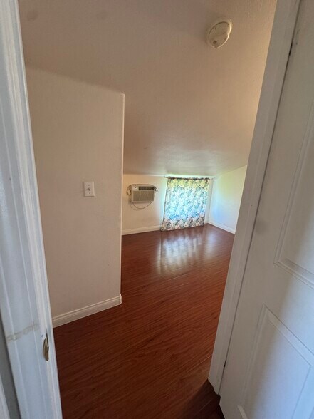 Building Photo - 758 W Longden Ave