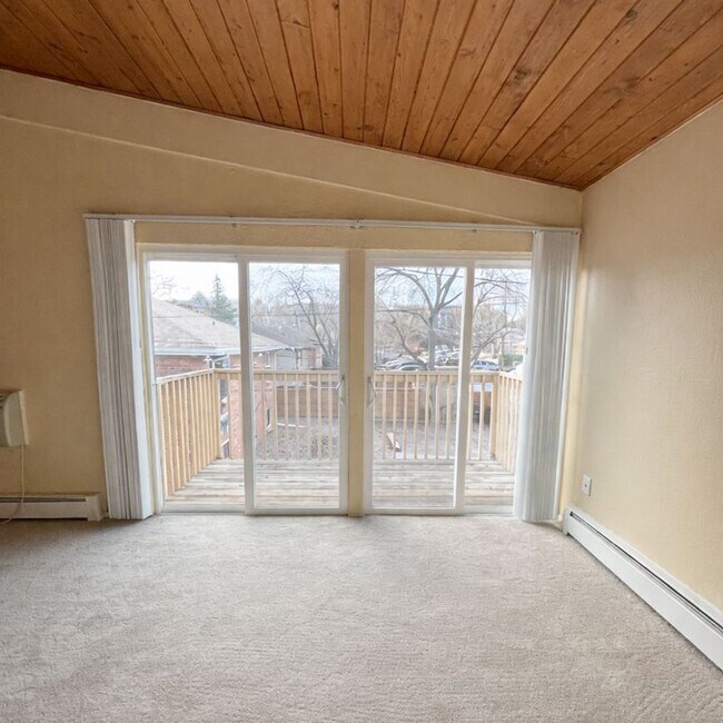 Building Photo - Updates, Simple Utilities, Awesome South Central Location - Maple Tree Apartments