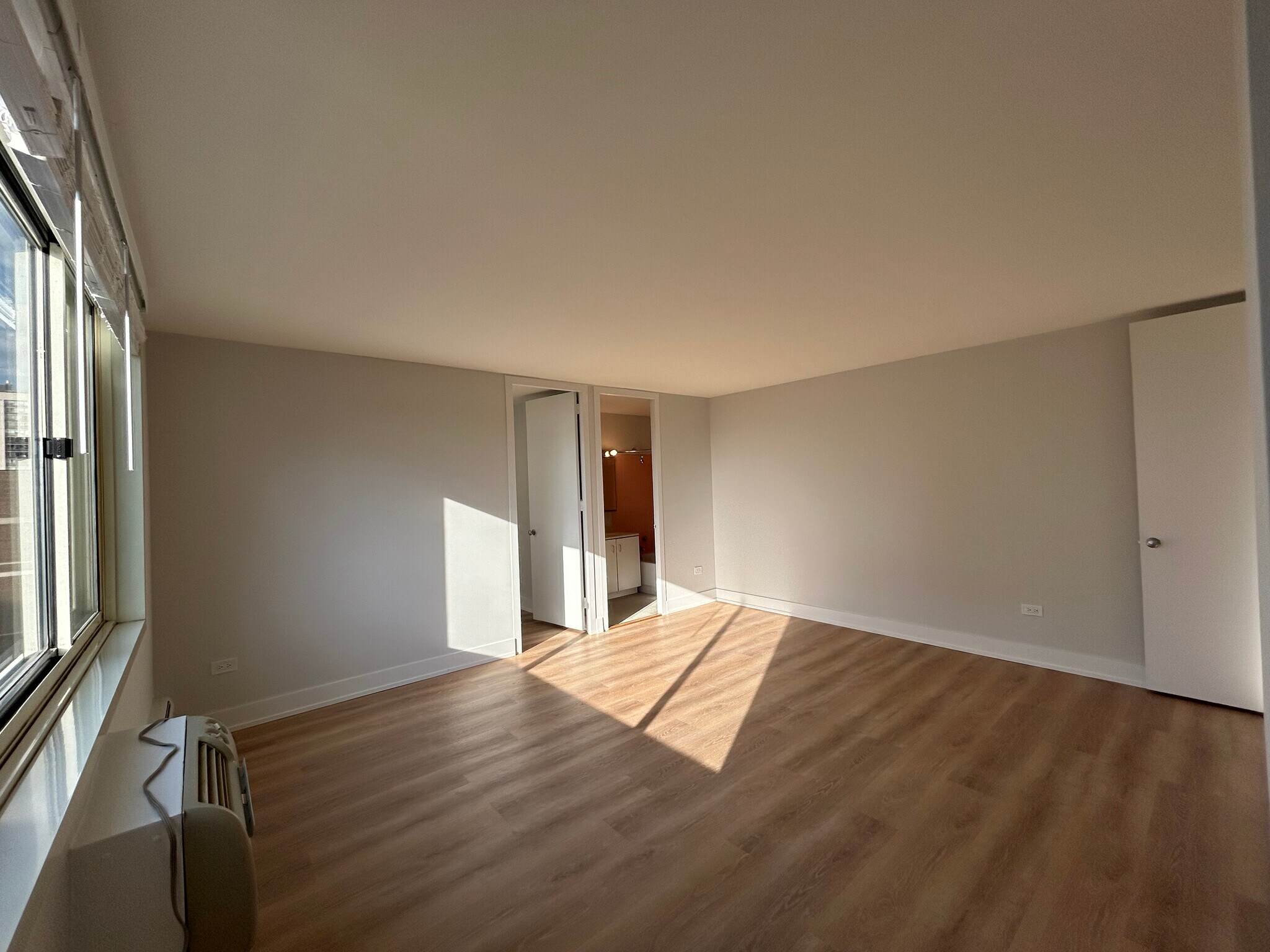 Building Photo - 1350 N Dearborn St