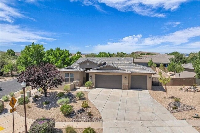 Building Photo - Coral Canyon Living! 3 Bedroom Home with C...