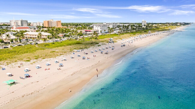 Building Photo - 100 Venetian Dr