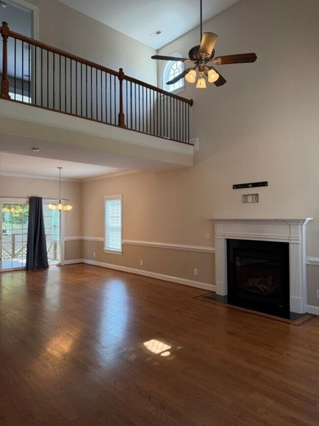 Building Photo - 4 Bed/2.5 Bath Home - Desirable Glen Laurel Subdivision - CBA School District