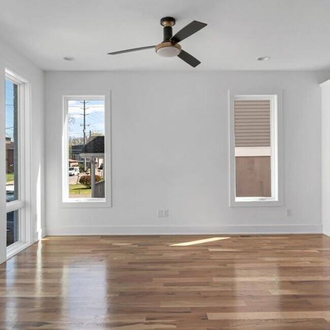 Building Photo - Stunning 4 Bedroom, 3.5 Bath Luxury Home in Nashville