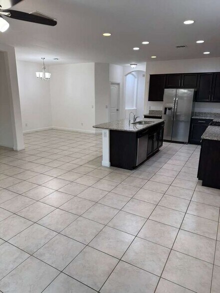 Building Photo - 41326 W Jenna Ln