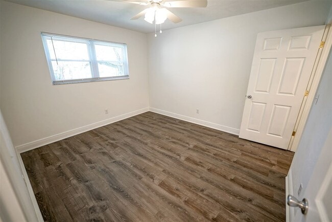 Building Photo - 1502 Pullen Rd