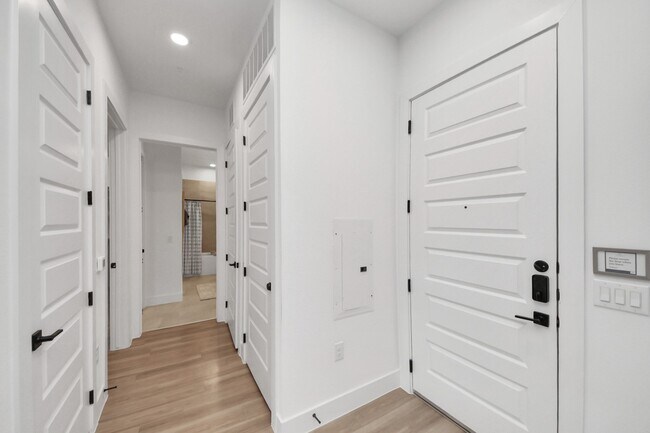 Building Photo - 15635 Memorial Dr