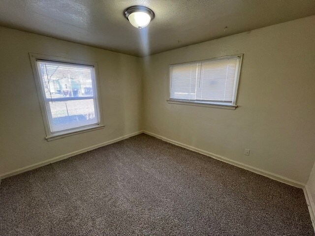 Building Photo - 2 Bed 1 Bath in Boise!