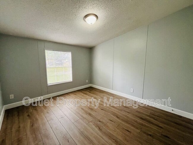 Building Photo - 15710 Bermuda St