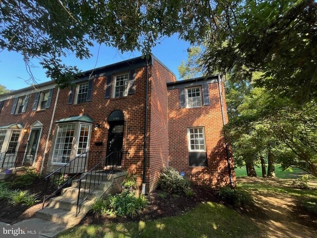 Primary Photo - 1666 Albermarle Dr